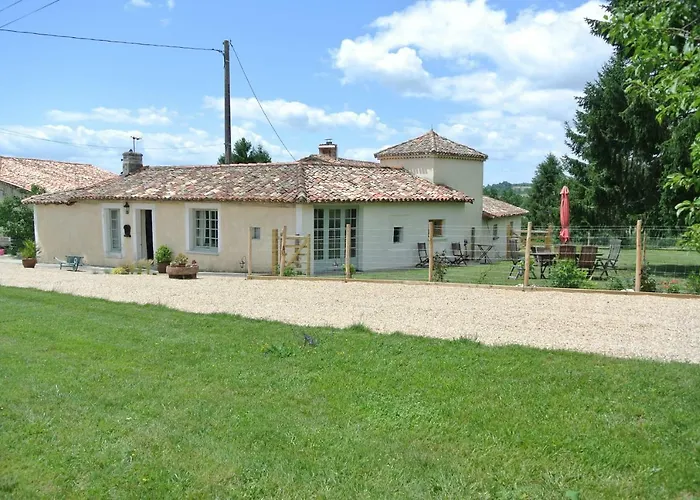 Chez Sarrazin Сasa de vacaciones *